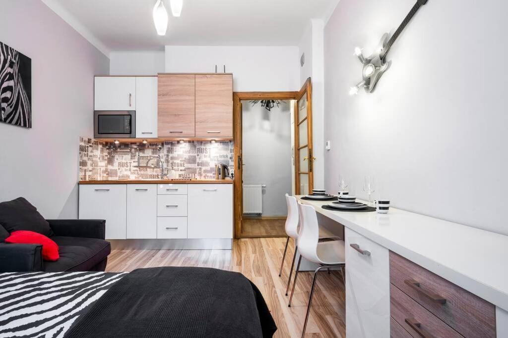 Studio Pomorska , Bezplatny Parking Apartment Krasków Exterior foto
