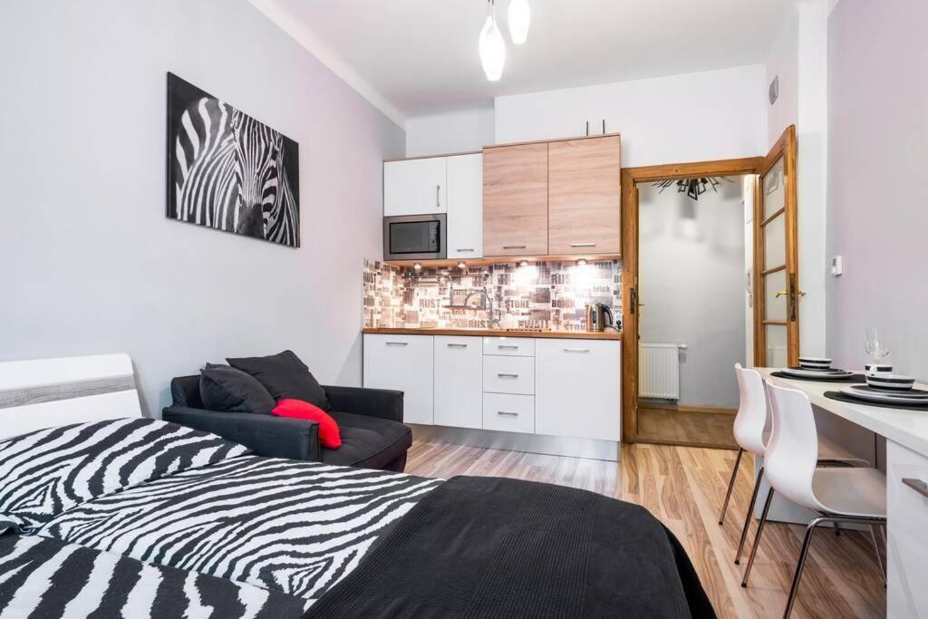 Studio Pomorska , Bezplatny Parking Apartment Krasków Exterior foto